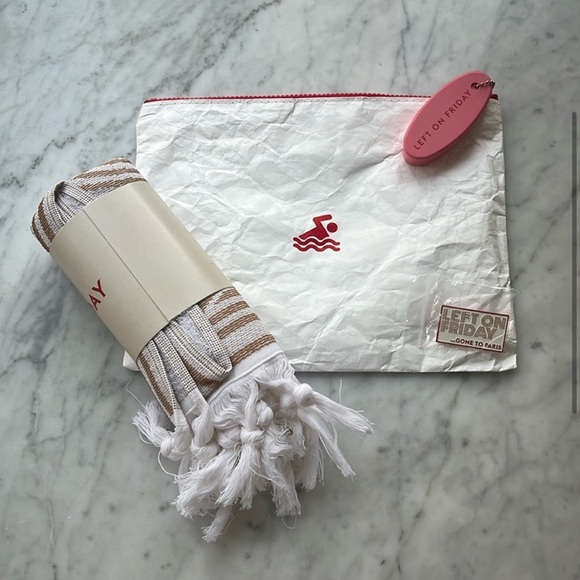 Left on Friday Mini Turkish Pool Towel with Paris Olympic Pin + New York Floatie - Picture 2 of 5